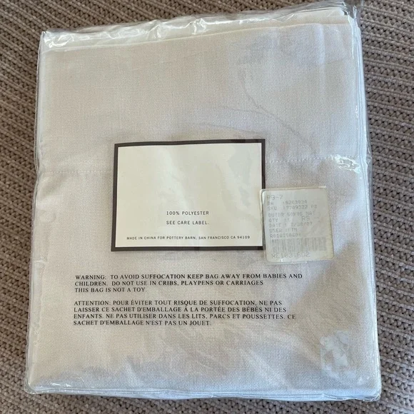 Pottery Barn Outdoor Grommet Ridea, 50 x 96 inches/ 127 x 243 cm. Never used. - Picture 5 of 10